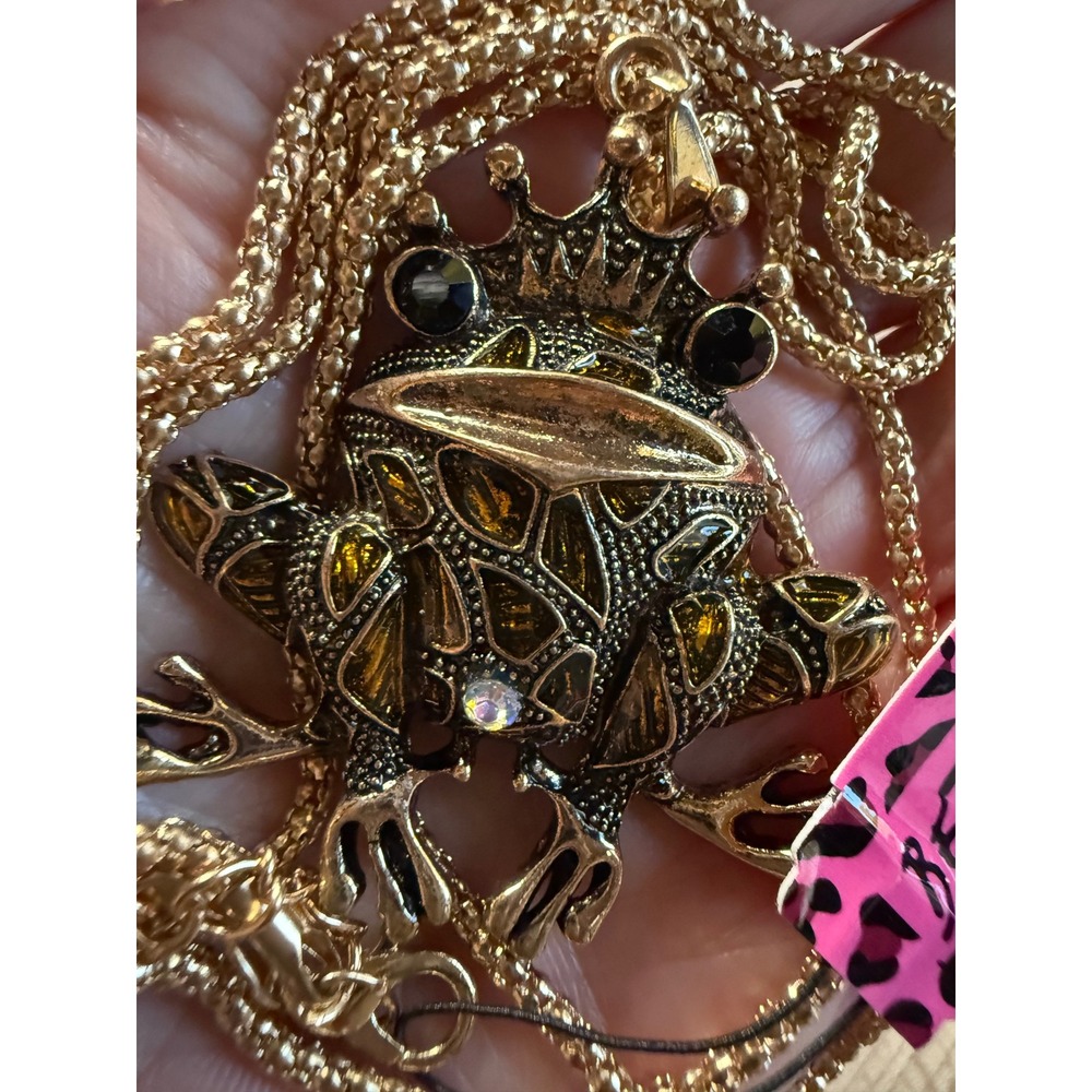 Betsey Johnson Frog Prince Pendant Necklace Gold Amber Crown Crystal Toad NWT